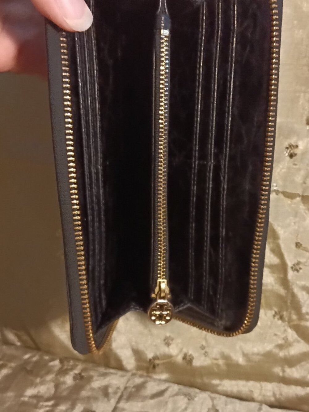 Tory Burch Black Glazed Leather Zip-Around Wallet Wristlet with "LOVE" Strap - Picture 6 of 10